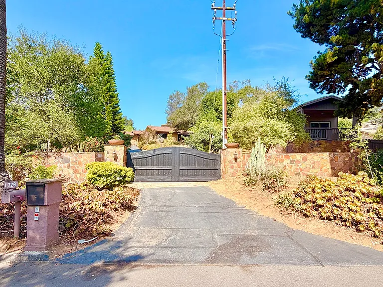 1727 S Hill Ave — Photo 26