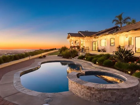 1966 Las Lomas, Vista, CA 92084