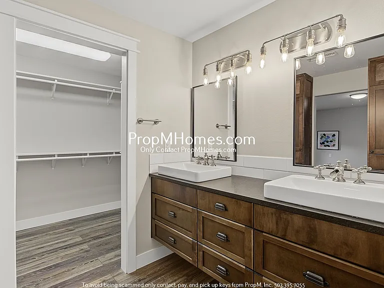 503 NE Birchwood Ter — Photo 13