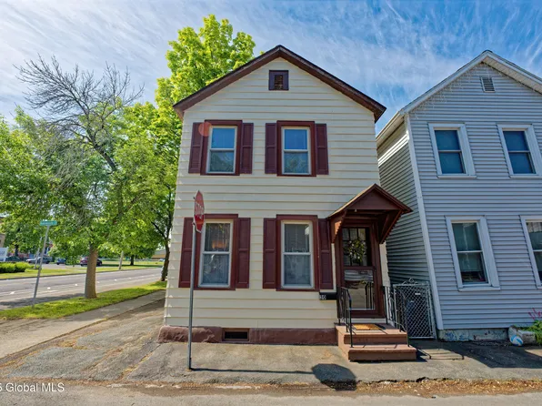 30 Andrewsville Court, Watervliet, NY 12189