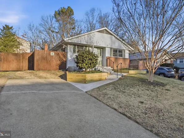 12708 Valleywood Dr, Woodbridge, VA 22192