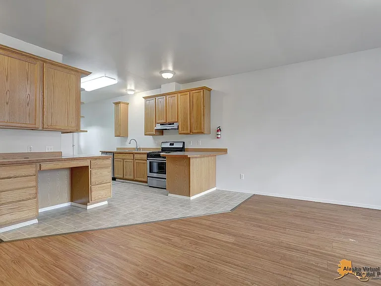 1105 W 34th Ave — Photo 16