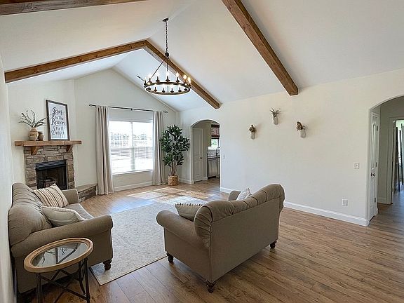 3rd image of 380 Greymark Ln
