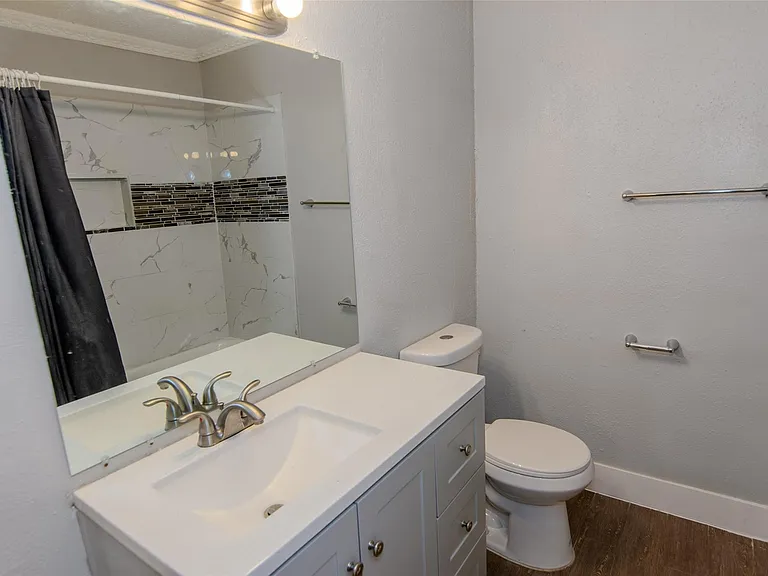 1647 Northwood St #1647 — Photo 7