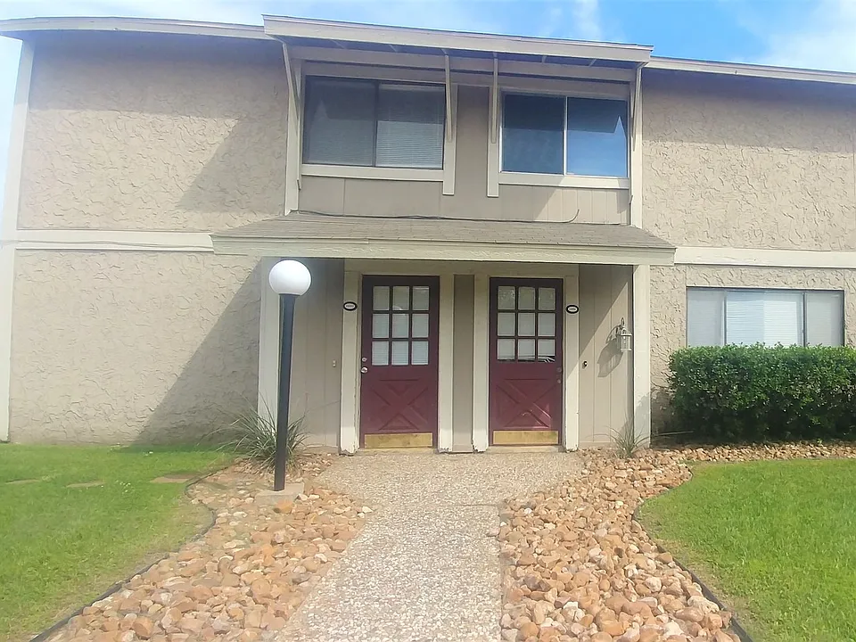 1400D Holleman Dr