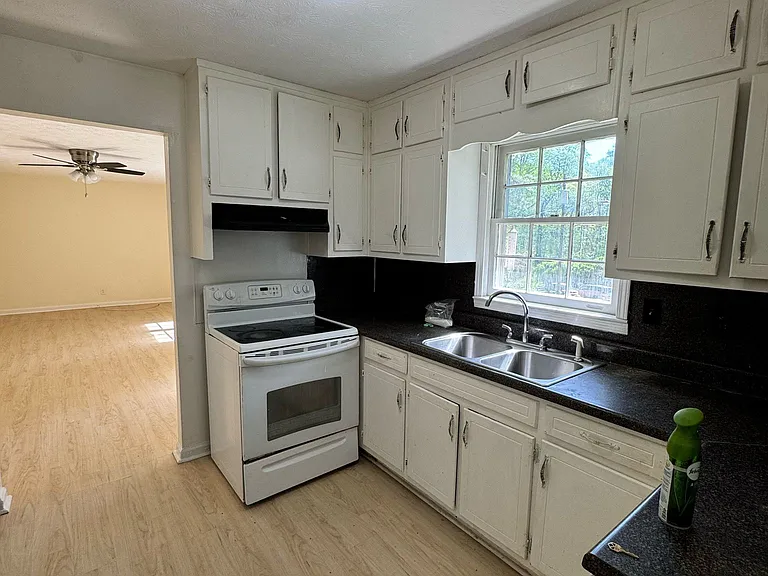 4873 Valley Dale Ct #A — Photo 2