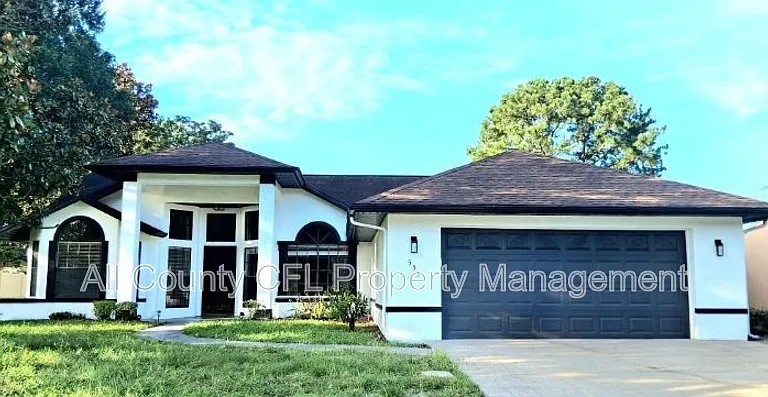 553 Walnut Grove Pl — Photo 1