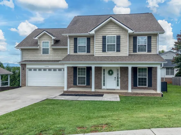 1004 Brooklyn Ln, Maryville, TN 37804