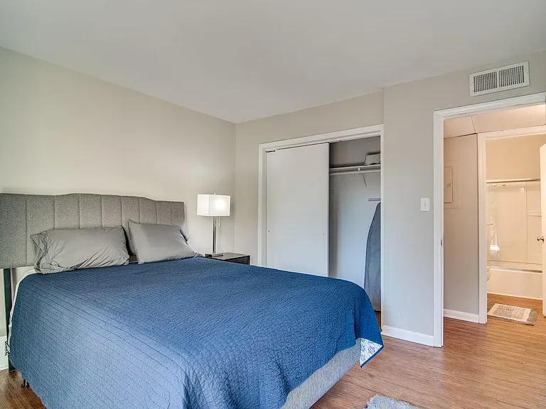 1422 Scales St #E — Photo 17