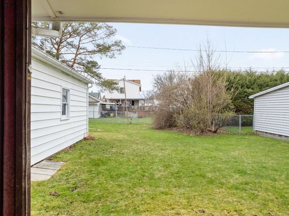 111 W Wendell St, Endicott, NY 13760