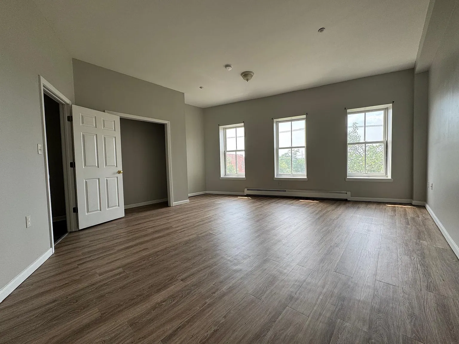 2 bed, 900 sqft, $1,775 — Photo 3