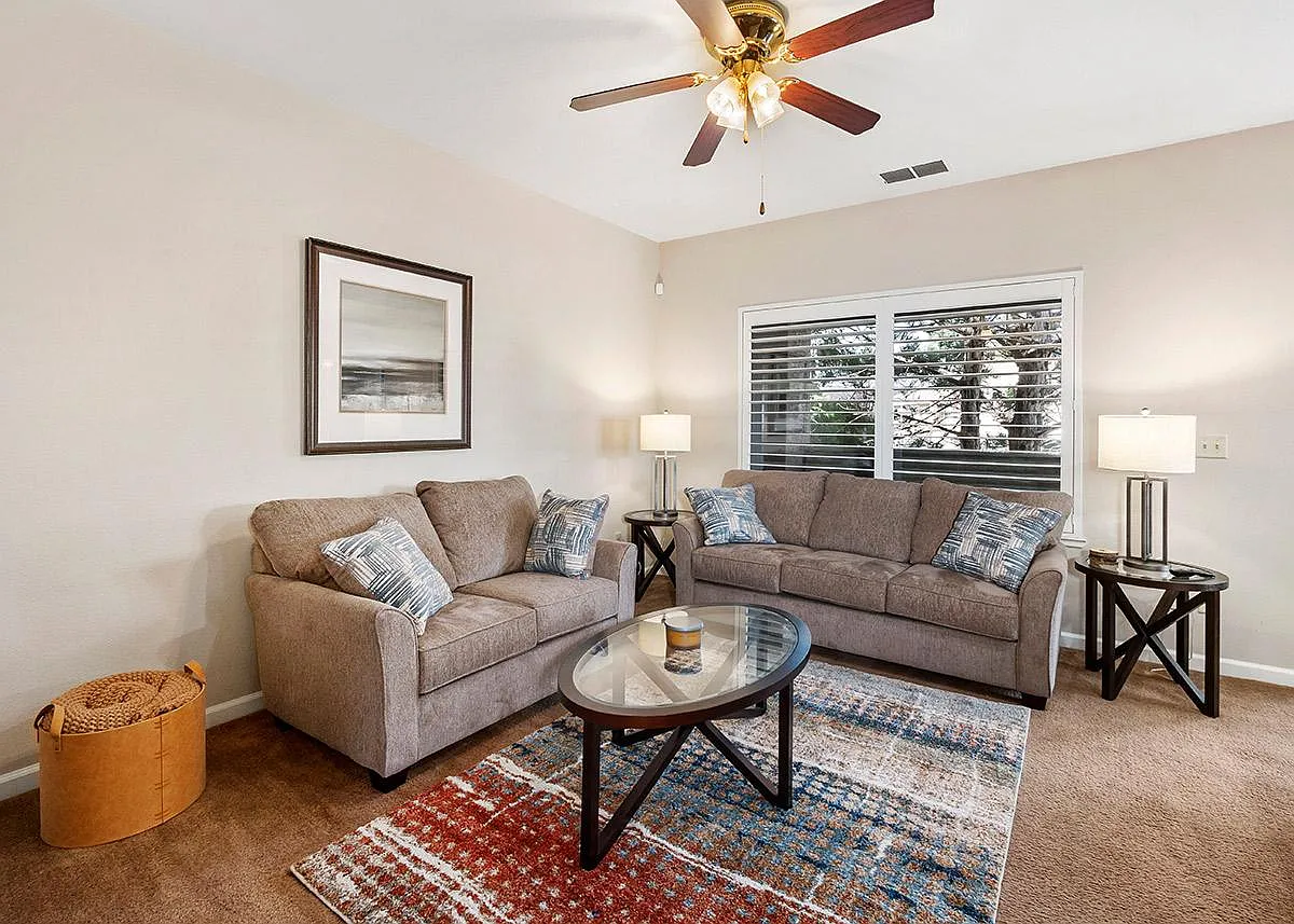 3 bed, 1863 sqft, $2,500 — Photo 4