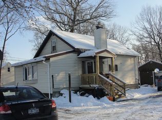 7921 Porter Rd, Niagara Falls, NY 14304