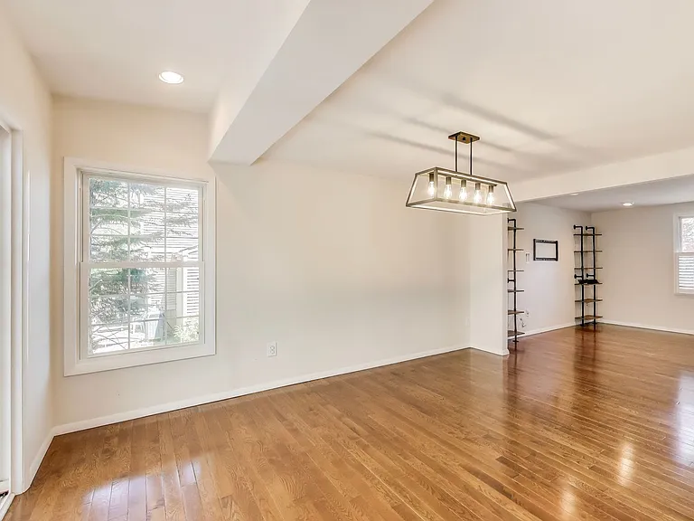1337 Crockett Ln — Photo 8
