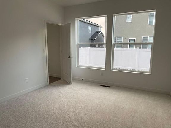 4th image of 1551 W Sparta Way