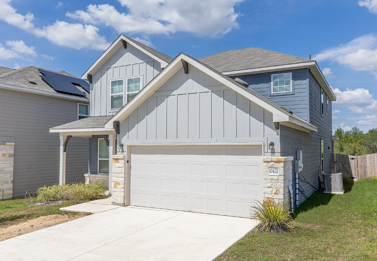 4 bed, 3.0 bath, 2595 sqft, $2,000 — Photo 2