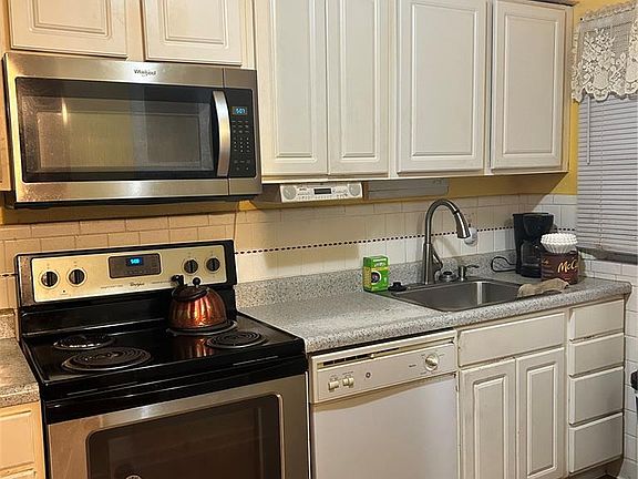 4th image of 9701 Colony Dr