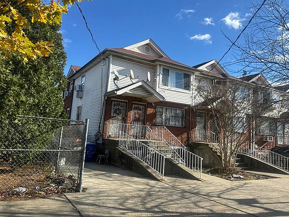 3rd image of 939 Eldert Ln