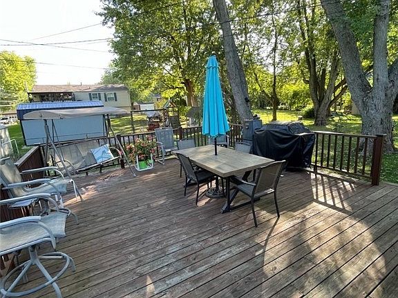 3rd image of 205 Brentwood Dr