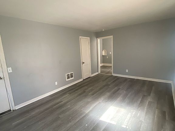 4th image of 1048 Rosemont Ave #2
