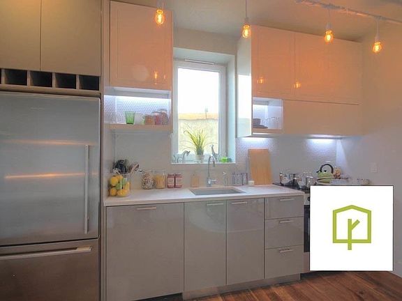 5th image of 1038 Greene Ave #406