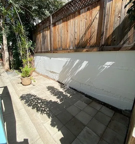 1044 N Sweetzer Ave #1/2 — Photo 2