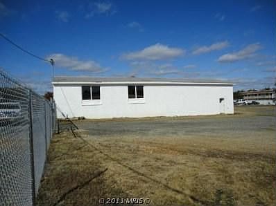 4th image of 1015 Thomas Ln