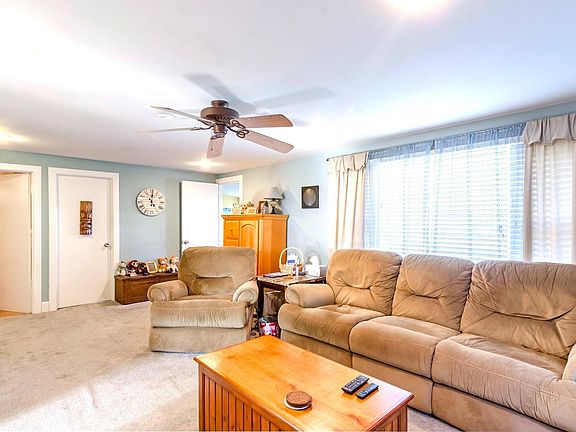 4th image of 154 Woodycrest Dr