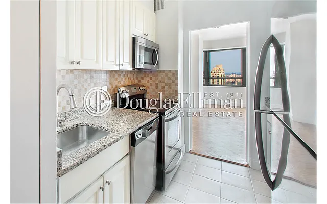 Rented by Douglas Elliman | media 48