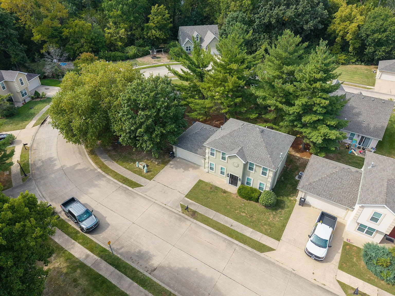 3 bed, 2.5 bath, 1620 sqft, $2,100 — Photo 3