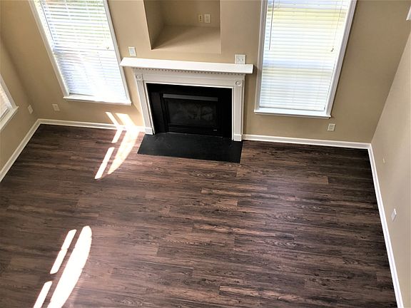 3rd image of 408 Sunland Dr