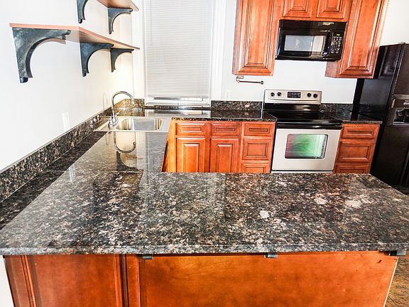 4th image of 2132-2134 Geyer Ave #1E