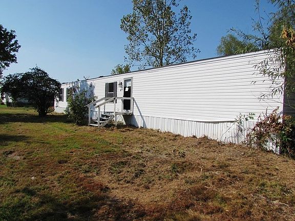 3rd image of 76 Sarah Cir