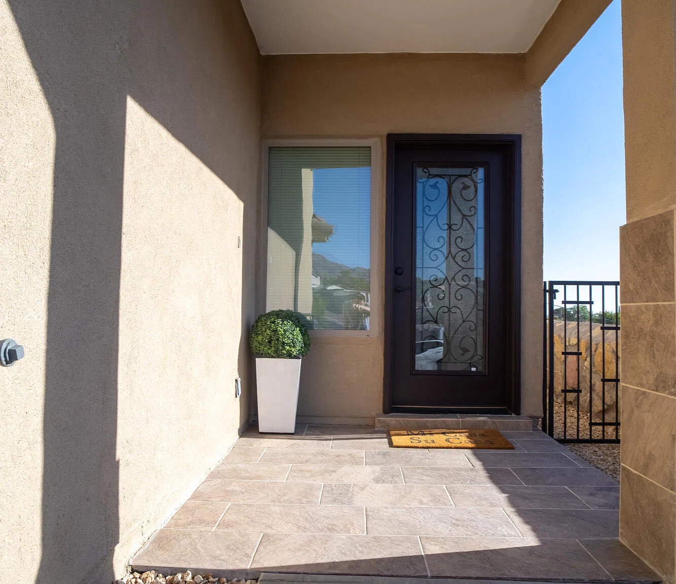 3 bed, 2.5 bath, 1555 sqft, $2,450 — Photo 2