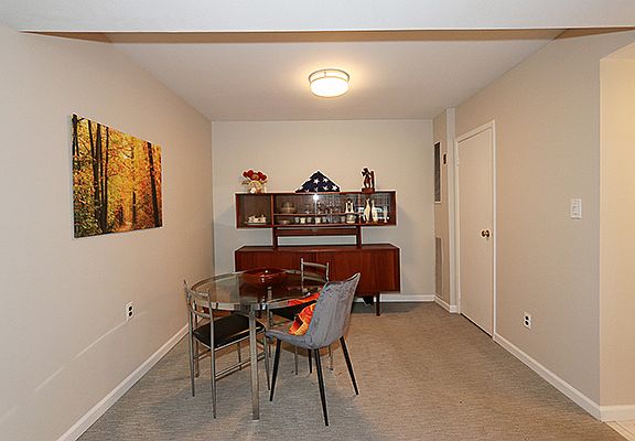 3rd image of 89 Terrace Ln