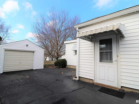 5th image of 1204 E Paris Ave
