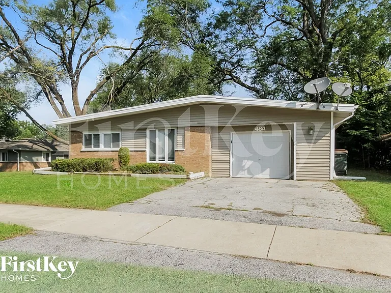 484 Talala St — Photo 2
