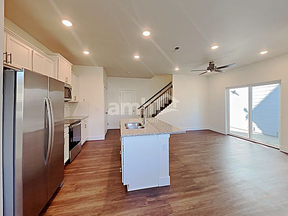 3rd image of 23385 SE Dogwood St