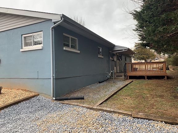 2nd image of 8 Parkwood Ave
