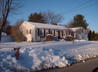 100 Woodhaven Rd, Woonsocket, RI 02895