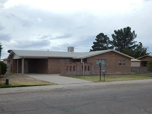 2306 E Olive St Photo 1