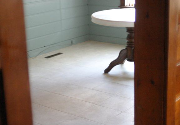 Ceramic tiled kitchen/dining