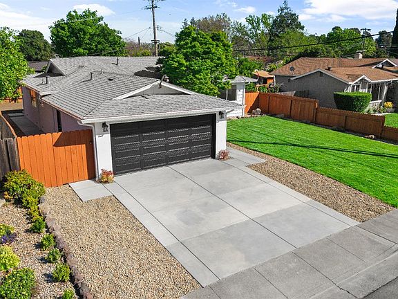 5th image of 2438 Oceanic Dr