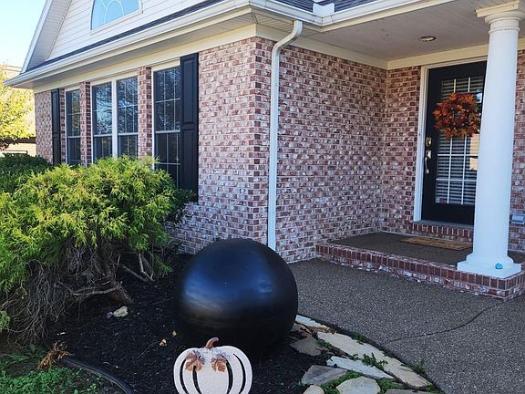 2nd image of 2807 Langston Dr