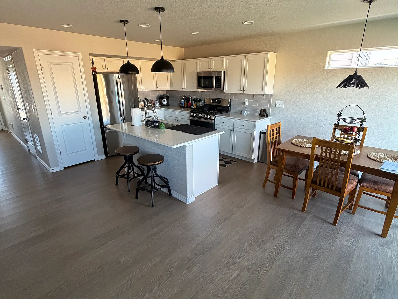 3 bed, 2.5 bath, 1500 sqft, $950 — Photo 3