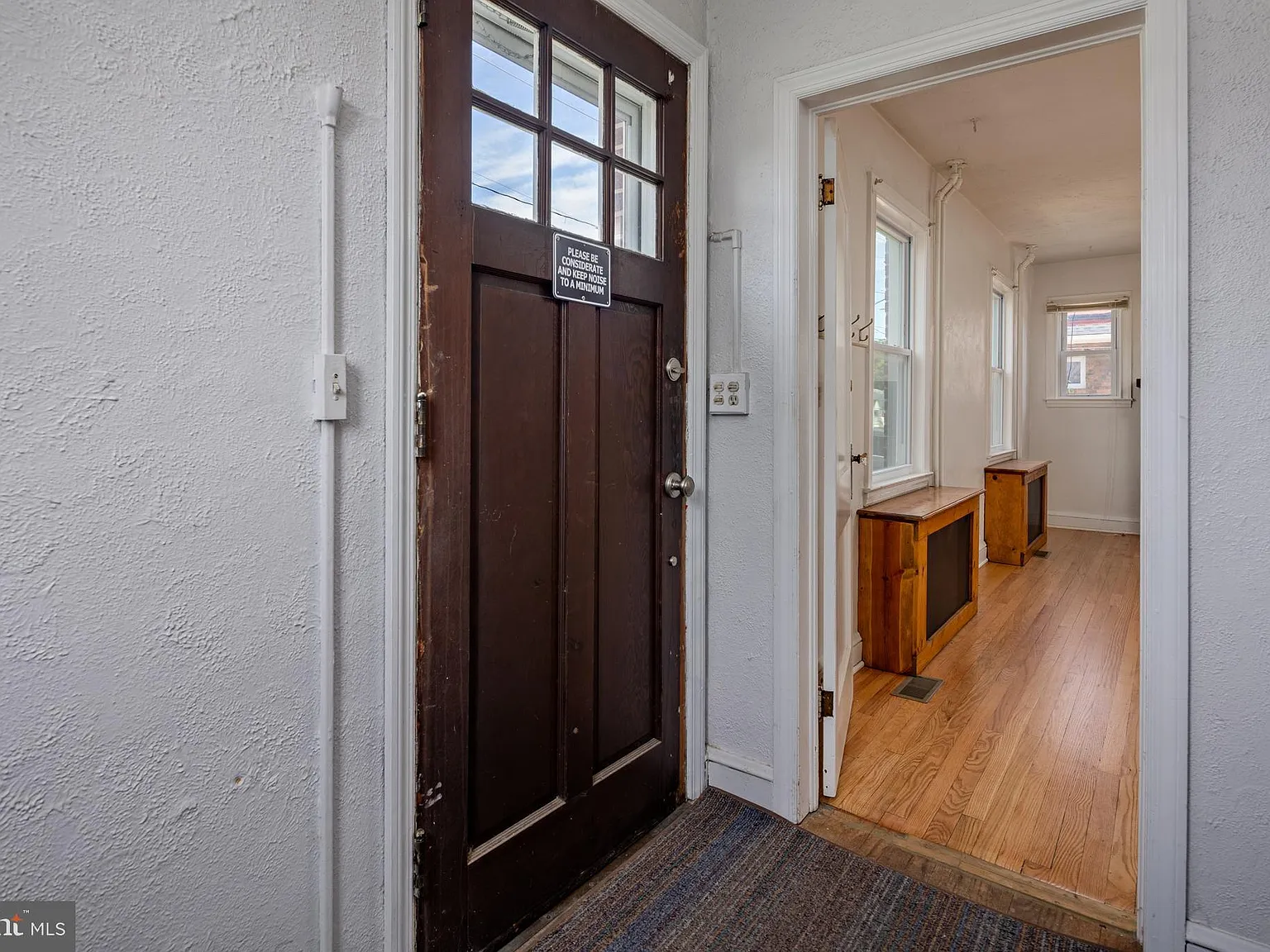 2 bed, 1.0 bath, 800 sqft, $1,375 — Photo 2