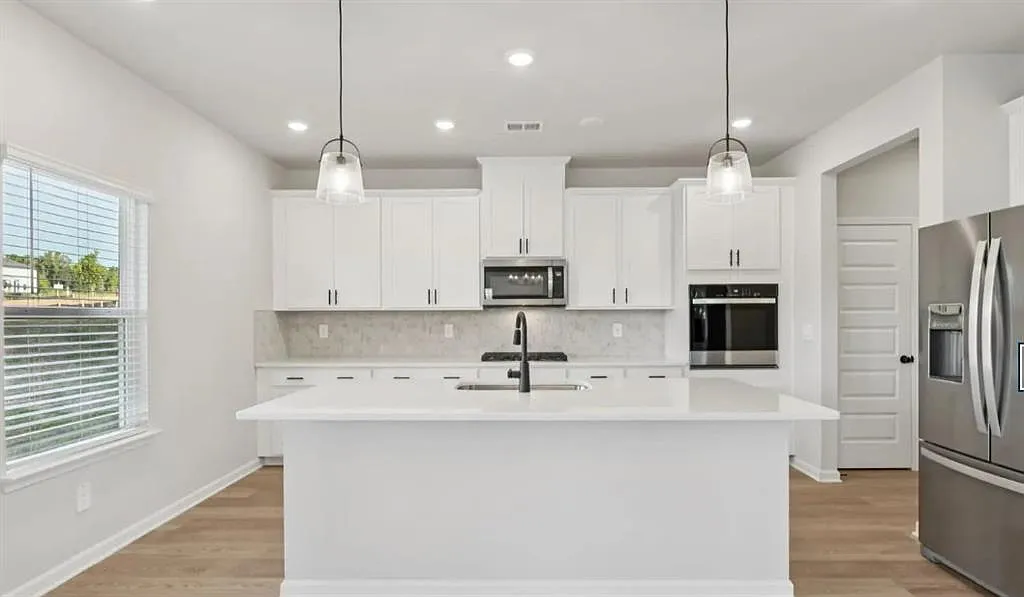 5 bed, 4.5 bath, 3252 sqft, $3,000 — Photo 3