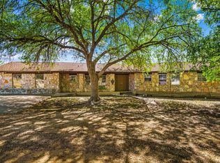 381 Stoneleigh Rd, Center Pt, TX 78010