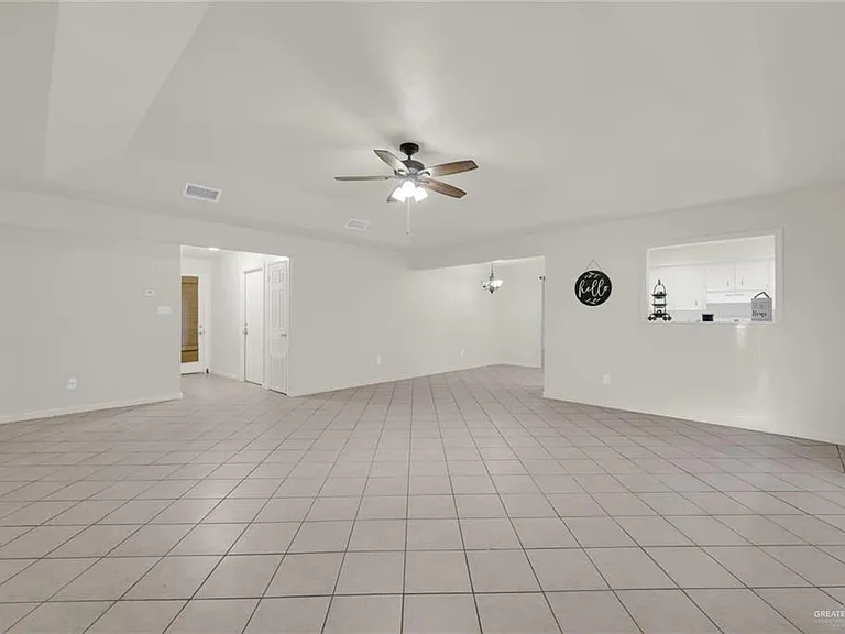 2039 W Umar Ave — Photo 3
