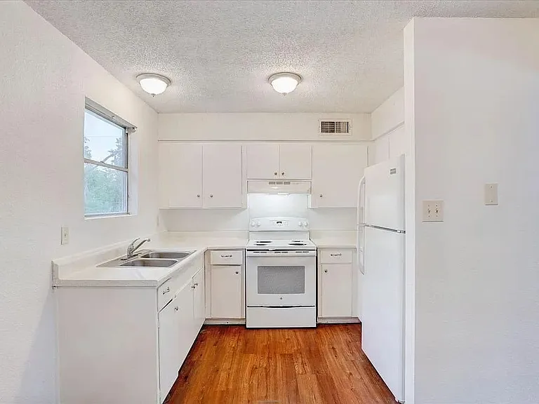 714 Martindale Rd — Photo 9